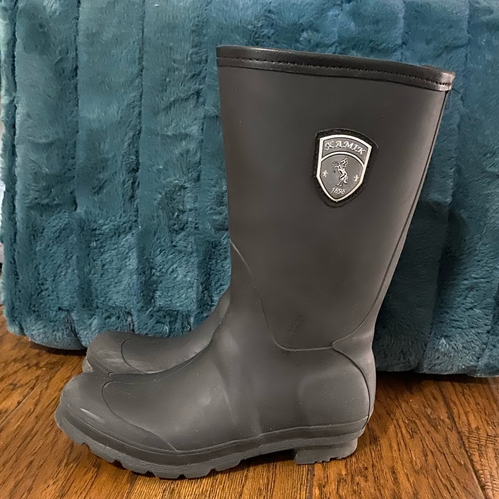 2 for $10 Kamik black rainboots